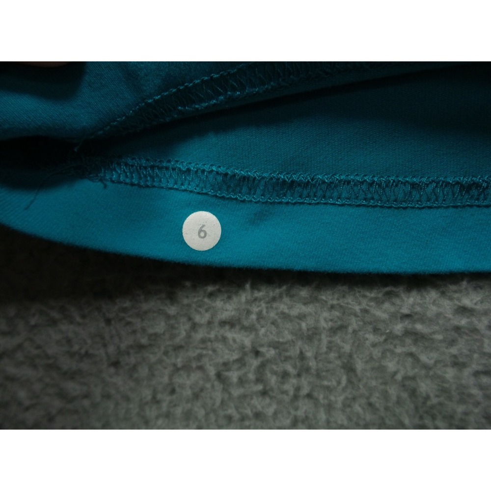 Lululemon Top Womens Size 6 Blue Solid Tank Pullover Racerback Stretch Yoga - Picture 10 of 10